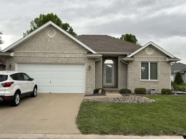 261 Lexington , Quincy, IL 62305