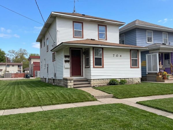 704 W 1st Street, Waterloo, IA 50701