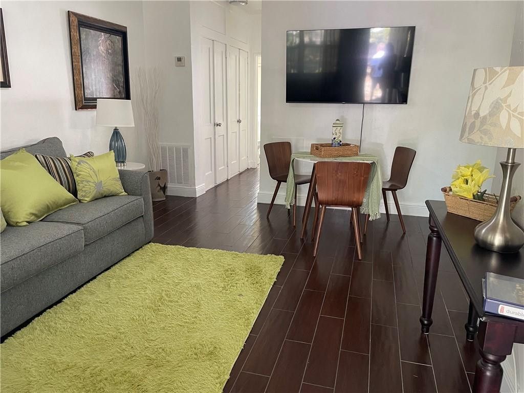 17 NE 9th Avenue, Unit 2, Fort Lauderdale, FL 33301 Photo
