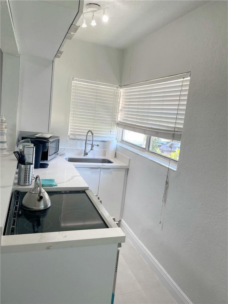 17 NE 9th Avenue, Unit 2, Fort Lauderdale, FL 33301 Photo