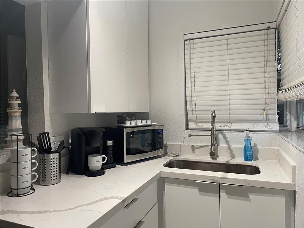 17 NE 9th Avenue, Unit 2, Fort Lauderdale, FL 33301 Photo