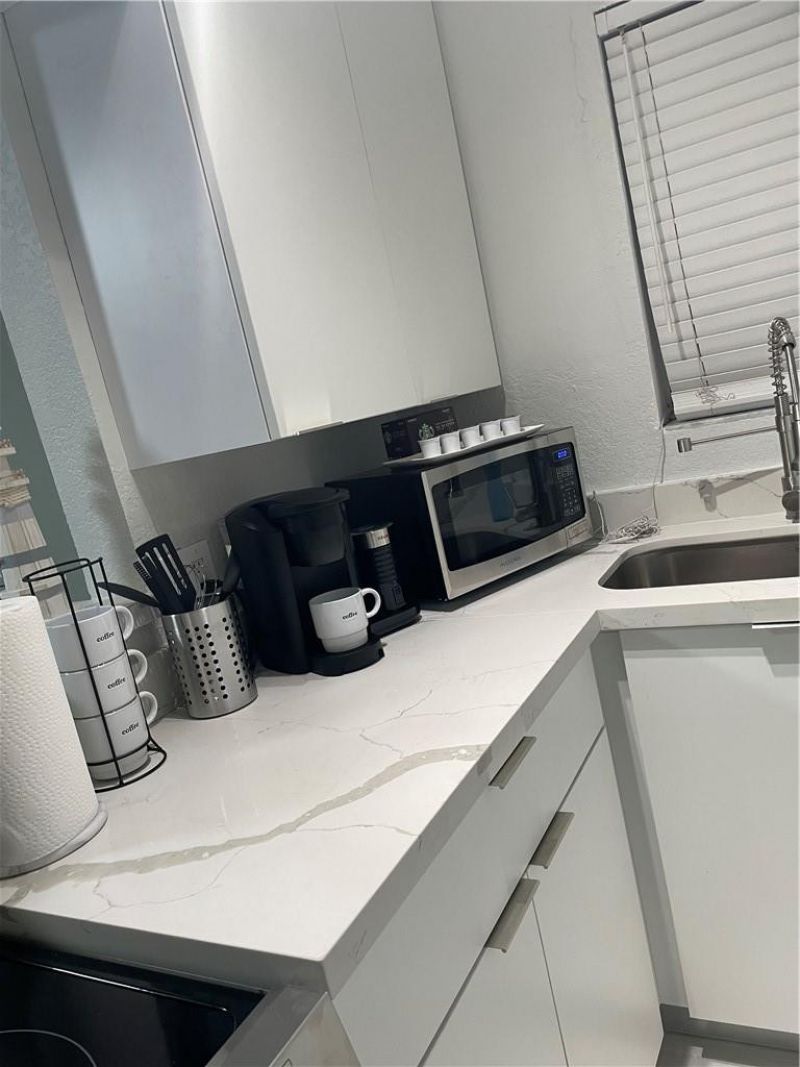 17 NE 9th Avenue, Unit 2, Fort Lauderdale, FL 33301 Photo