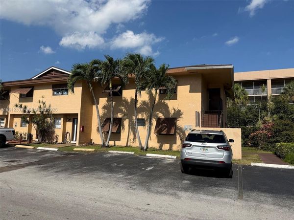 6850 NW 173rd Dr, Unit 109, Hialeah, FL 33015