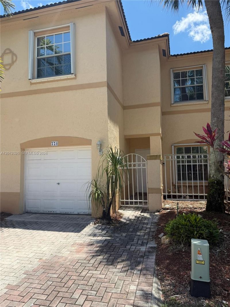 721 NW 170th Ter, Unit 721, Pembroke Pines, FL 33028 Photo