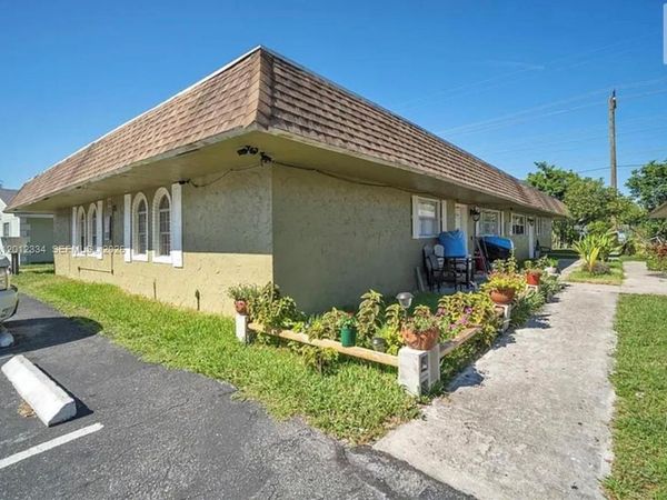 581 Kathy Ln, Unit D, Margate, FL 33068