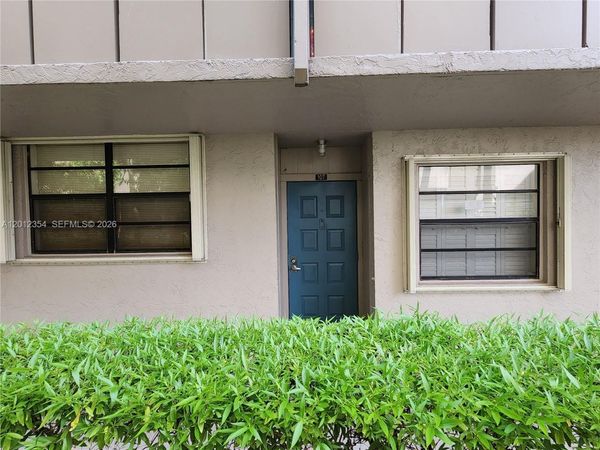 900 Colony Point Cir , Unit 107, Pembroke Pines, FL 33026