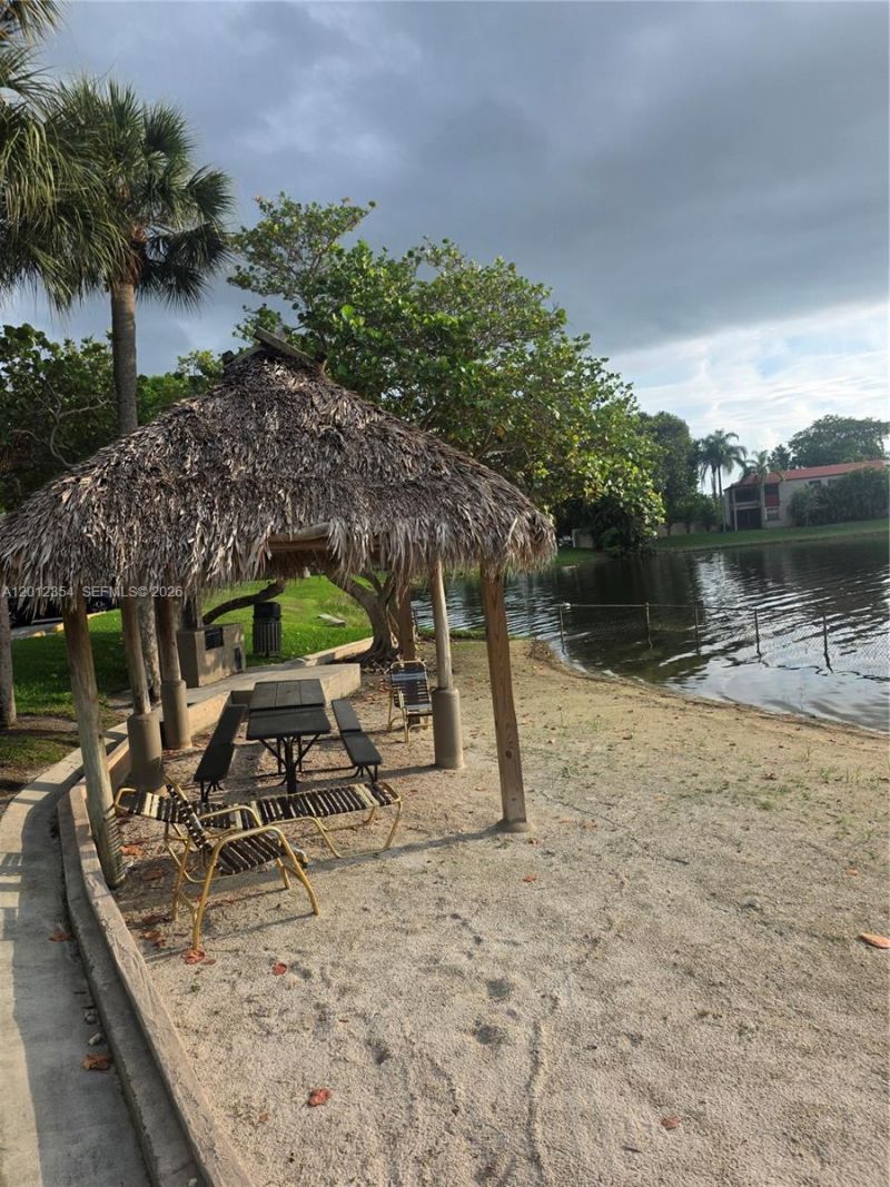 900 Colony Point Cir , Unit 107, Pembroke Pines, FL 33026 Photo