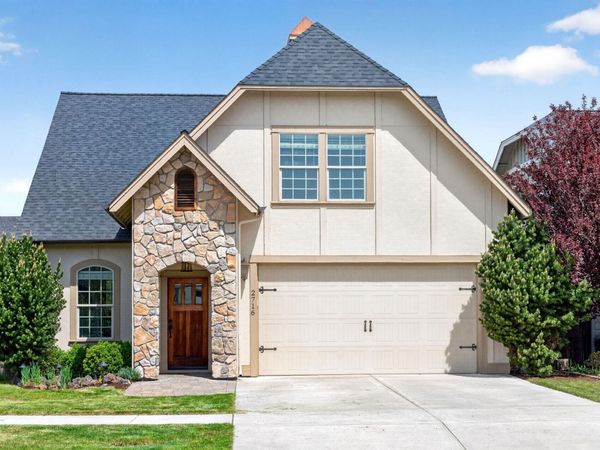 2716 NE Rosemary Drive, Bend, OR 97701