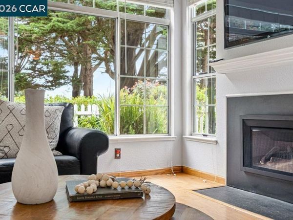 208 Commodore Dr, Richmond, CA 94804