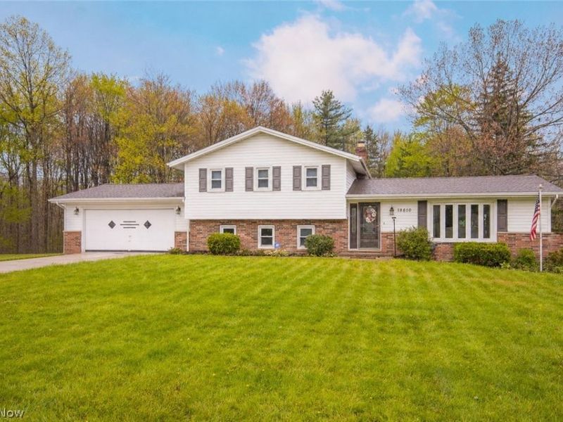 18810 Dellwood Drive, Walton Hills, OH 44146 Photo 1