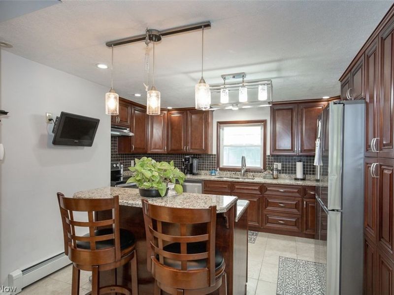 18810 Dellwood Drive, Walton Hills, OH 44146 Photo 12