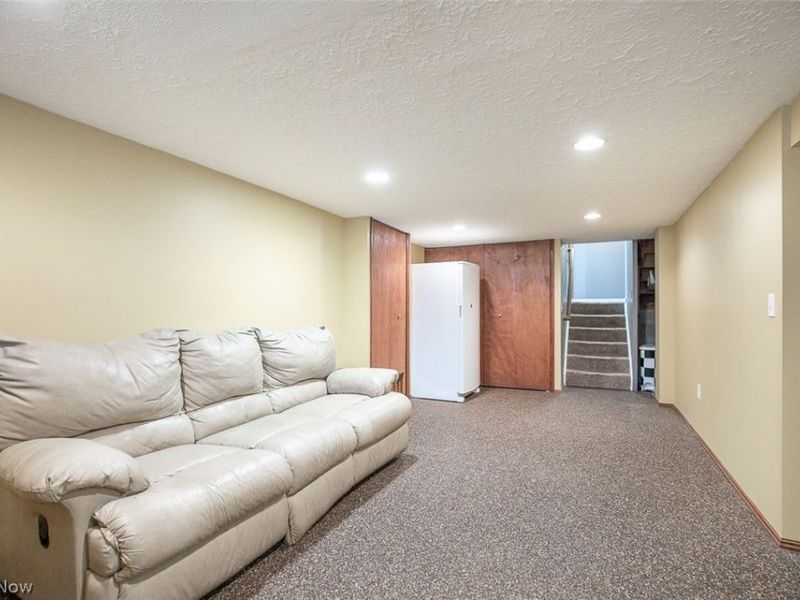 18810 Dellwood Drive, Walton Hills, OH 44146 Photo 21