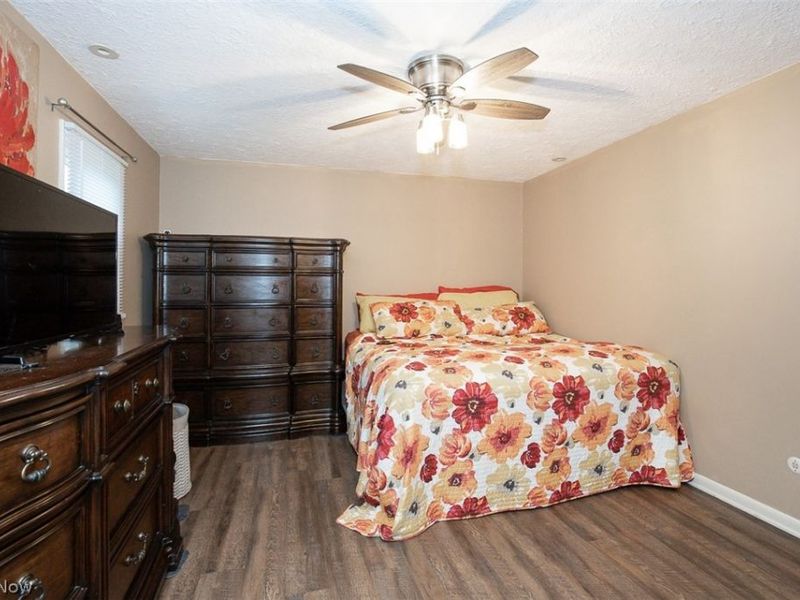 18810 Dellwood Drive, Walton Hills, OH 44146 Photo 25