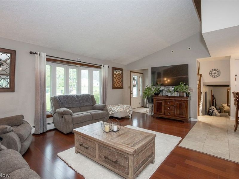 18810 Dellwood Drive, Walton Hills, OH 44146 Photo 4