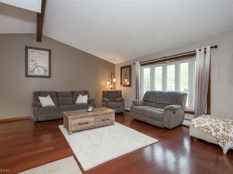 18810 Dellwood Drive, Walton Hills, OH 44146 Photo 5