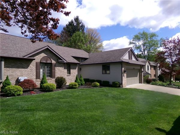 4911 Pond Drive NW, North Canton, OH 44720