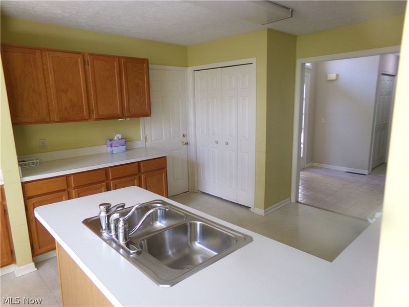 4911 Pond Drive NW, North Canton, OH 44720 Photo 13