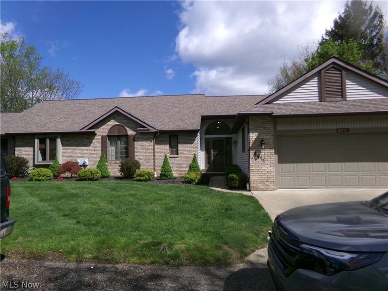 4911 Pond Drive NW, North Canton, OH 44720 Photo 3