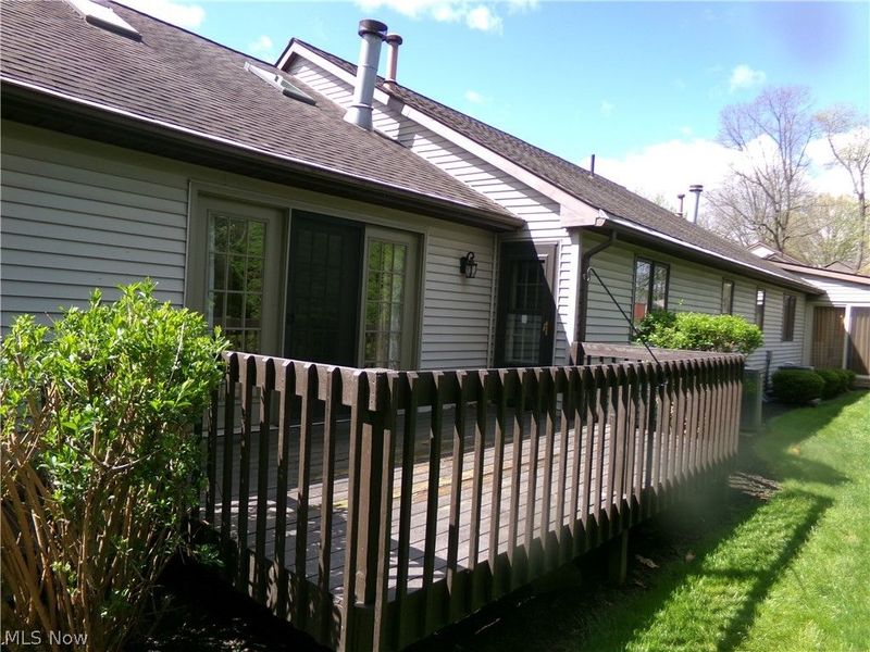 4911 Pond Drive NW, North Canton, OH 44720 Photo 4