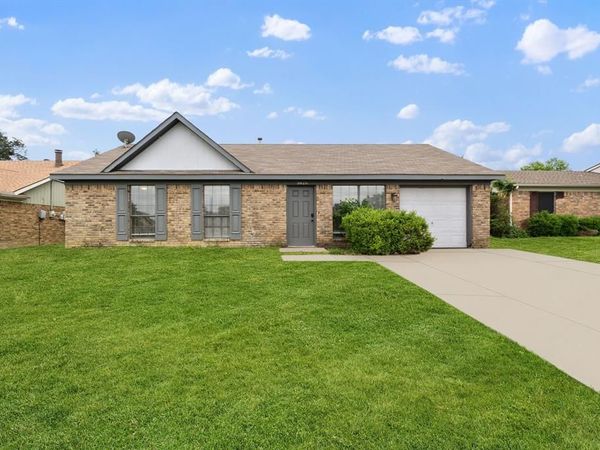 3826 Jewel Street, Sachse, TX 75048