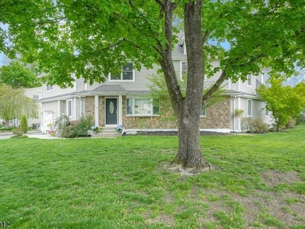 30 Oakley Way, Wayne, NJ 07470