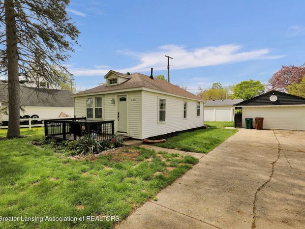 3211 Westmont Avenue, Lansing, MI 48906