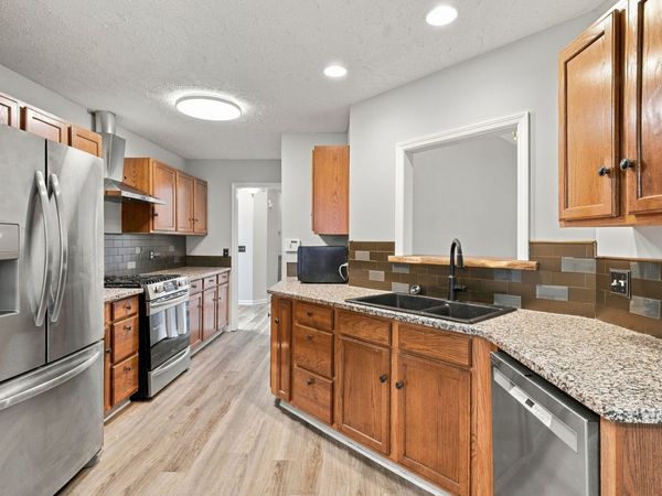 122 Mansker Park Dr, Hendersonville, TN 37075