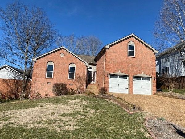 122 Mansker Park Dr , Hendersonville, TN 37075