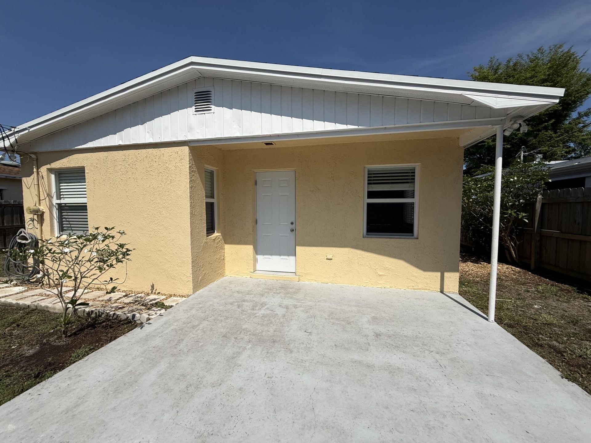 1405 N J Terrace, Lake Worth Beach, FL 33460 Photo
