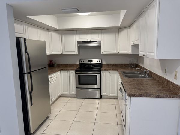 2519 Griffin Square, Acacia Villas, FL 33406