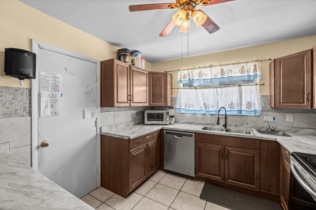 2073 SE Rainier Road, Port Saint Lucie, FL 34952 Photo