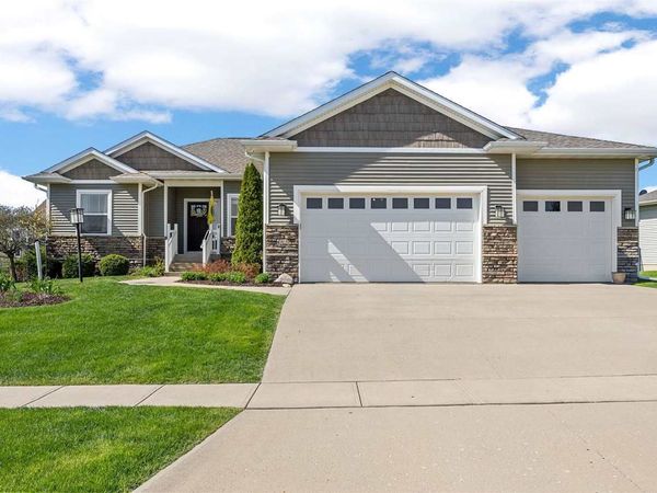 465 Carlyle Dr, North Liberty, IA 52317