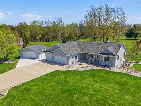W7545 Country Drive, Beaver Dam, WI 53916