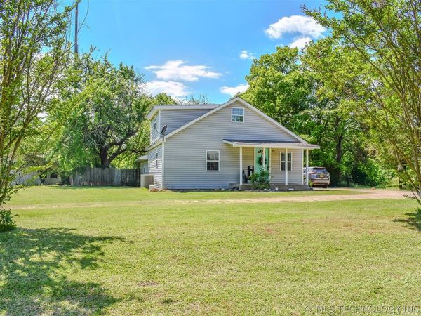 1114 N 4230 Road , Hugo, OK 74743
