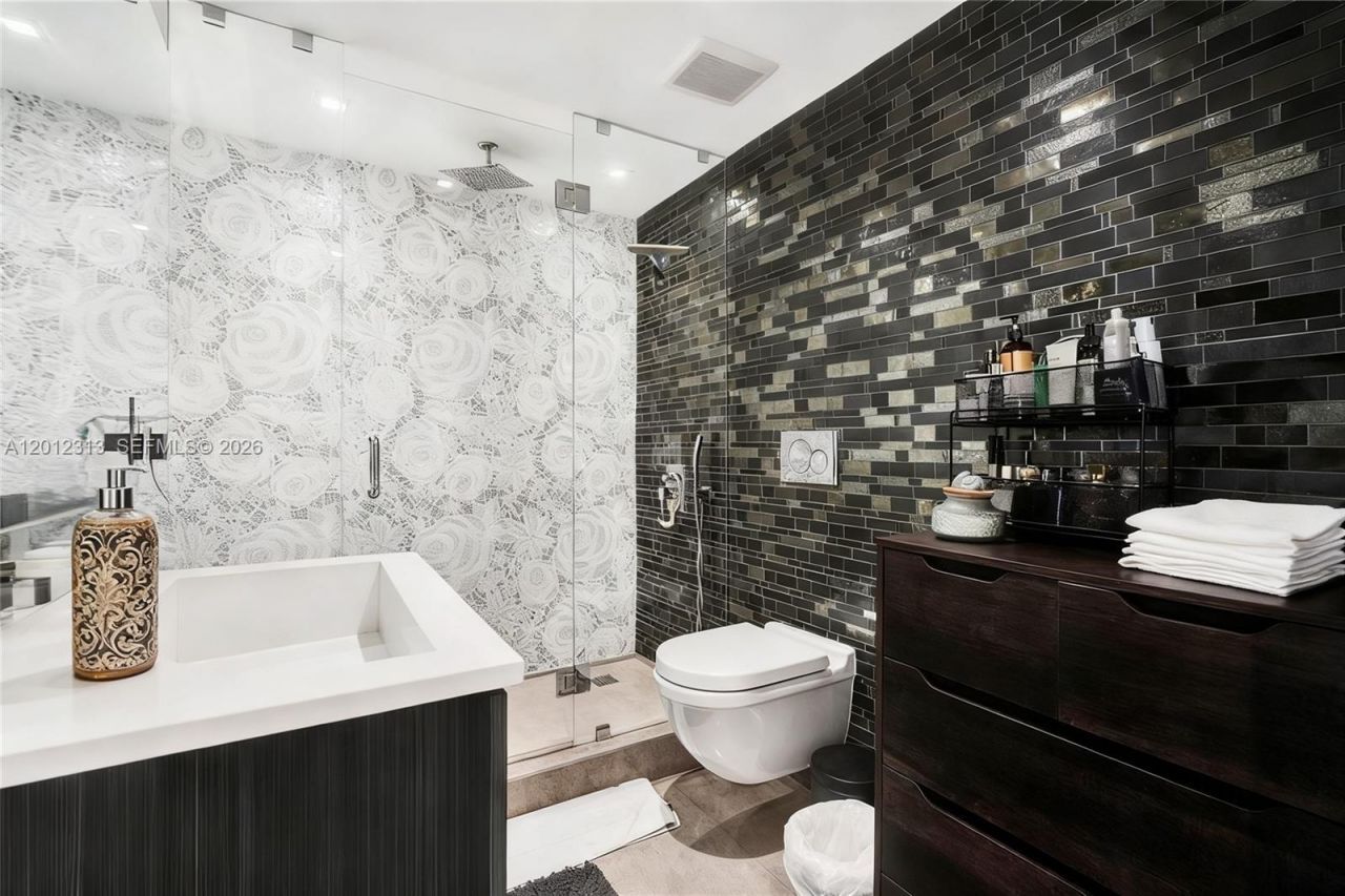 1200 West Ave, Unit 328, Miami Beach, FL 33139 Photo