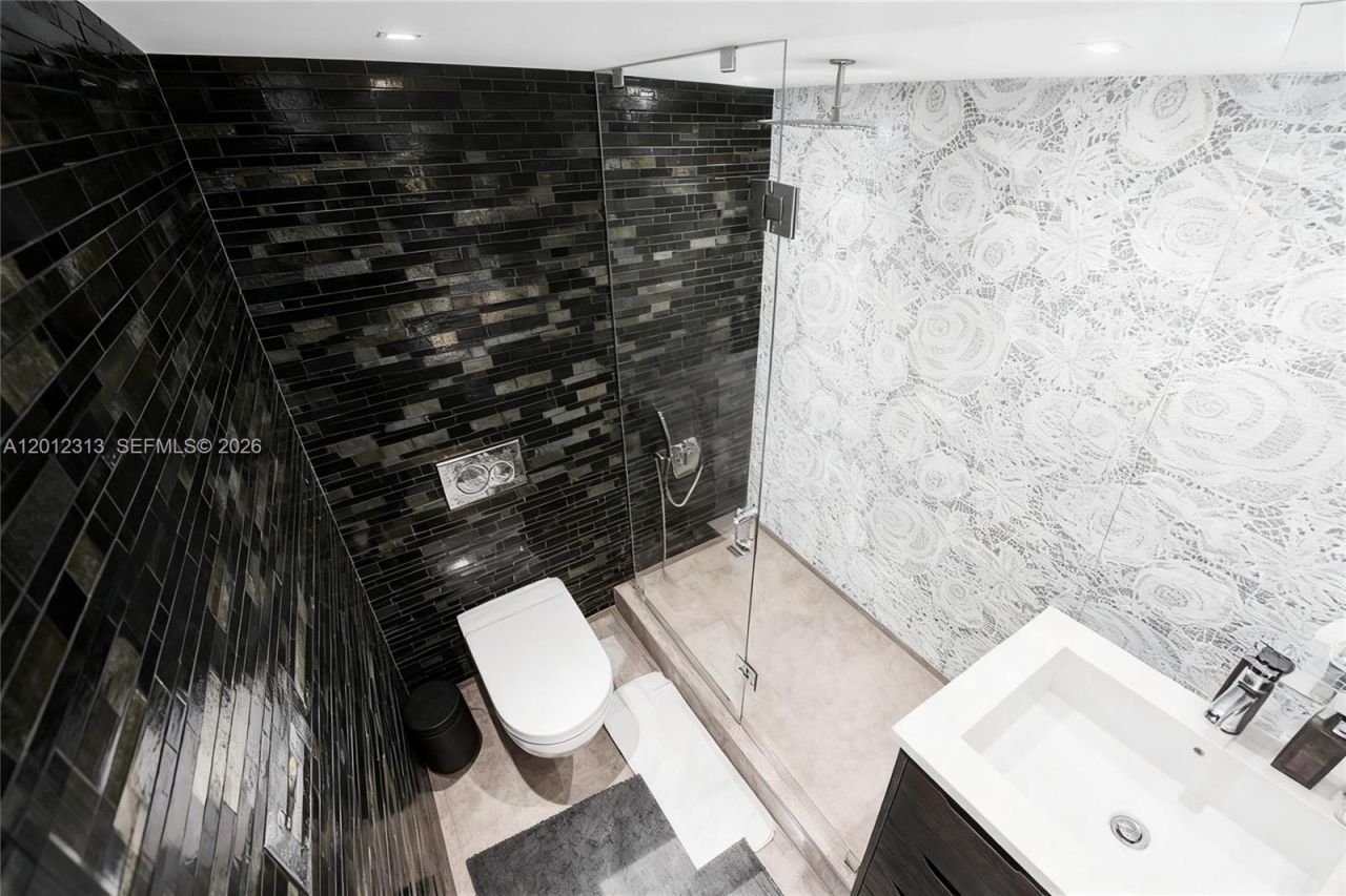 1200 West Ave, Unit 328, Miami Beach, FL 33139 Photo