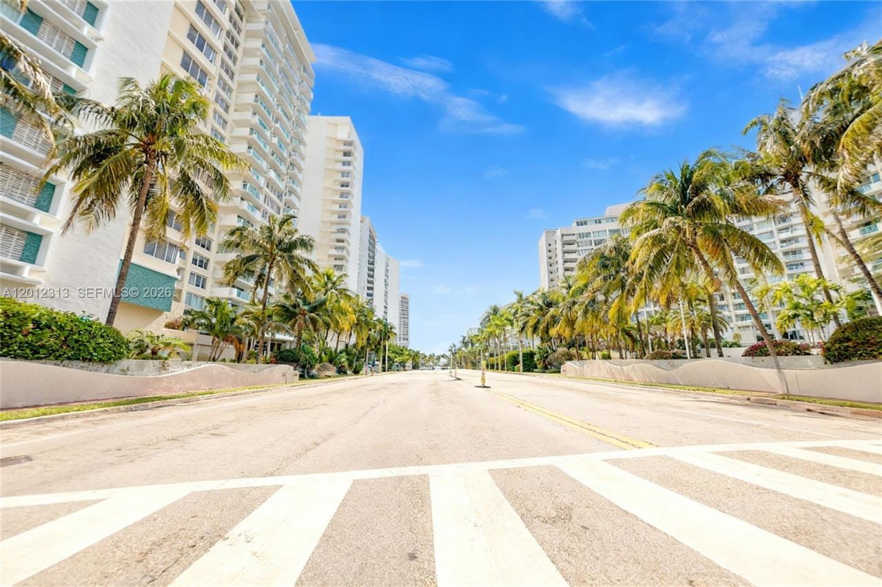 1200 West Ave, Unit 328, Miami Beach, FL 33139 Photo