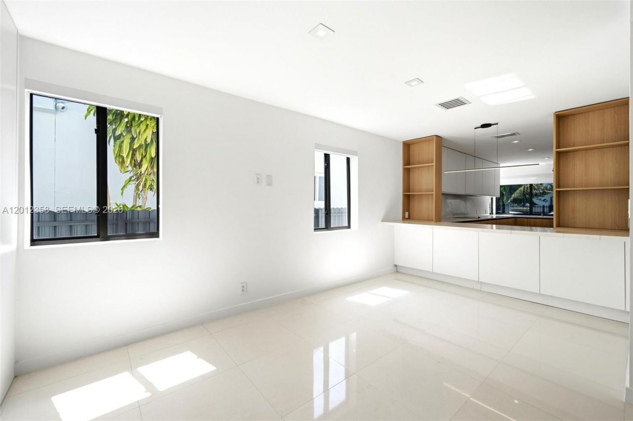 120 NE 49th St , Miami, FL 33137 Photo