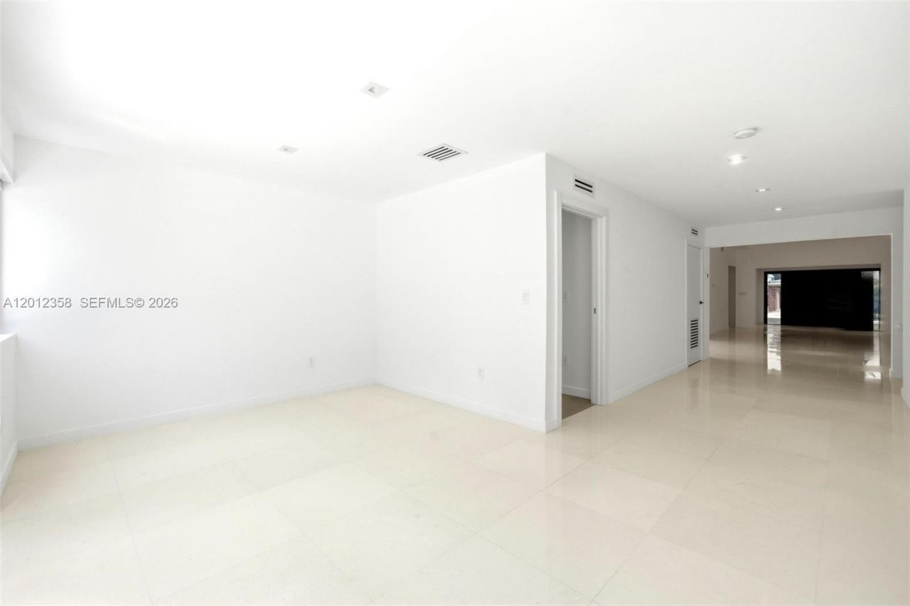 120 NE 49th St , Miami, FL 33137 Photo