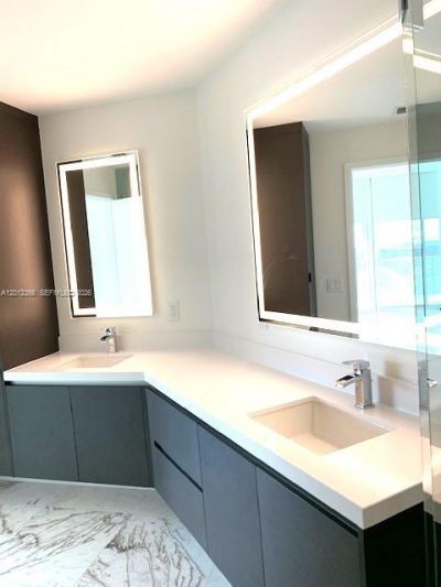851 NE 1st Ave , Unit 2110, Miami, FL 33132 Photo
