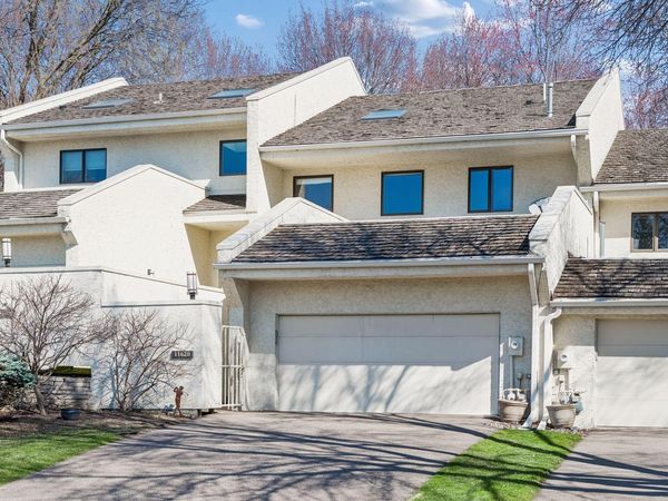 11620 Vista Drive, Minnetonka, MN 55343