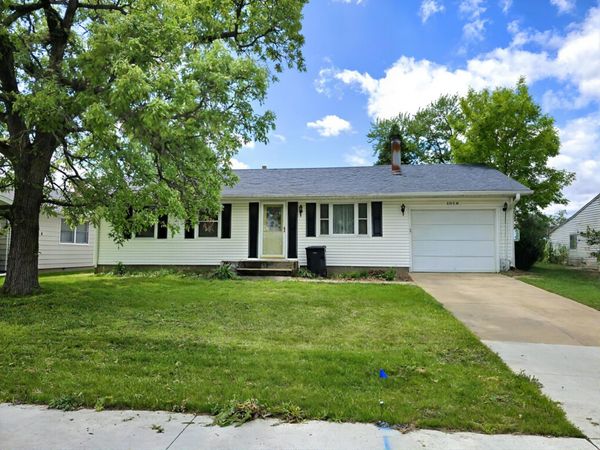 1350 Springdale Drive , Clinton, IA 52732