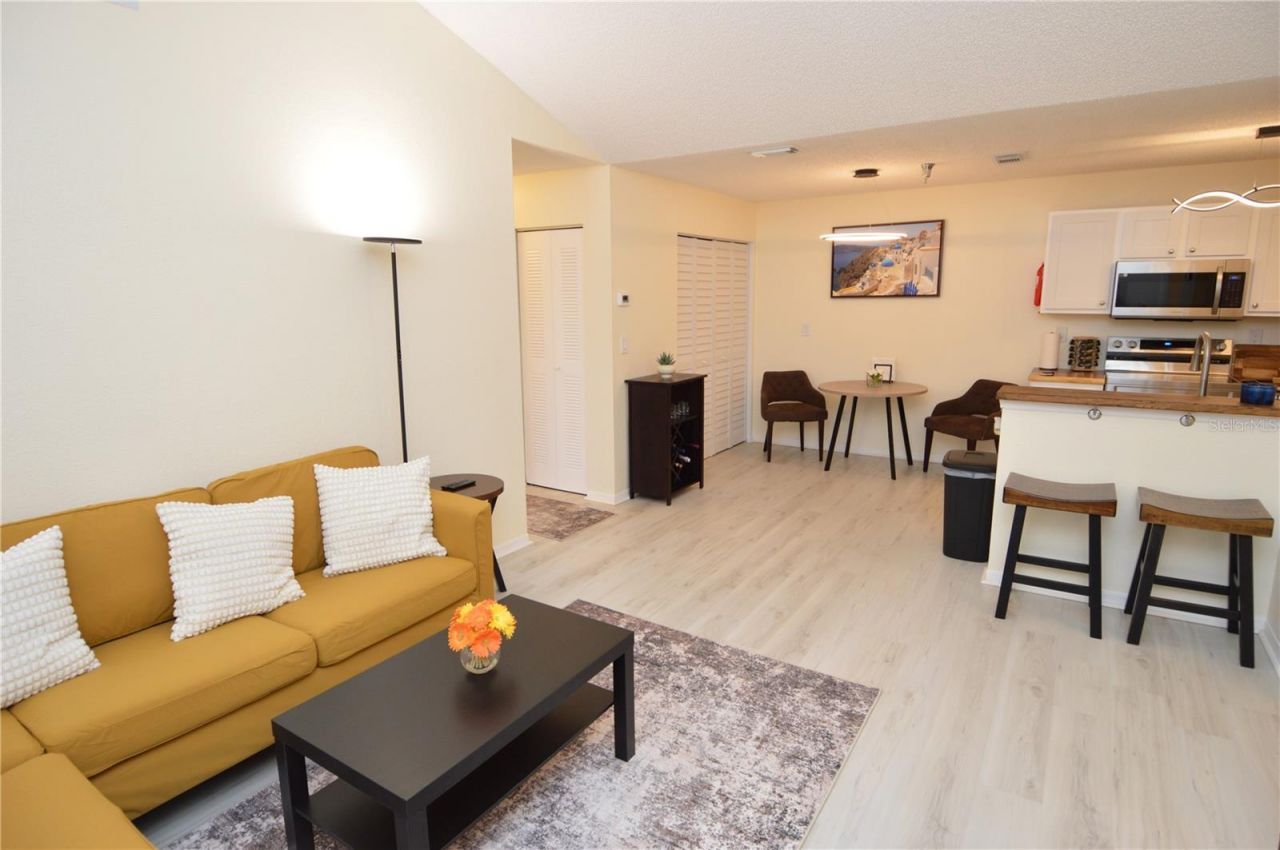 10263 Gandy Boulevard N, Unit 414, Saint Petersburg, FL 33702 Photo