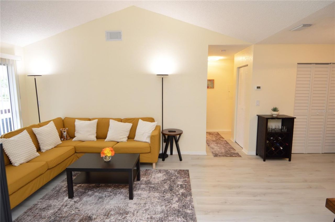 10263 Gandy Boulevard N, Unit 414, Saint Petersburg, FL 33702 Photo