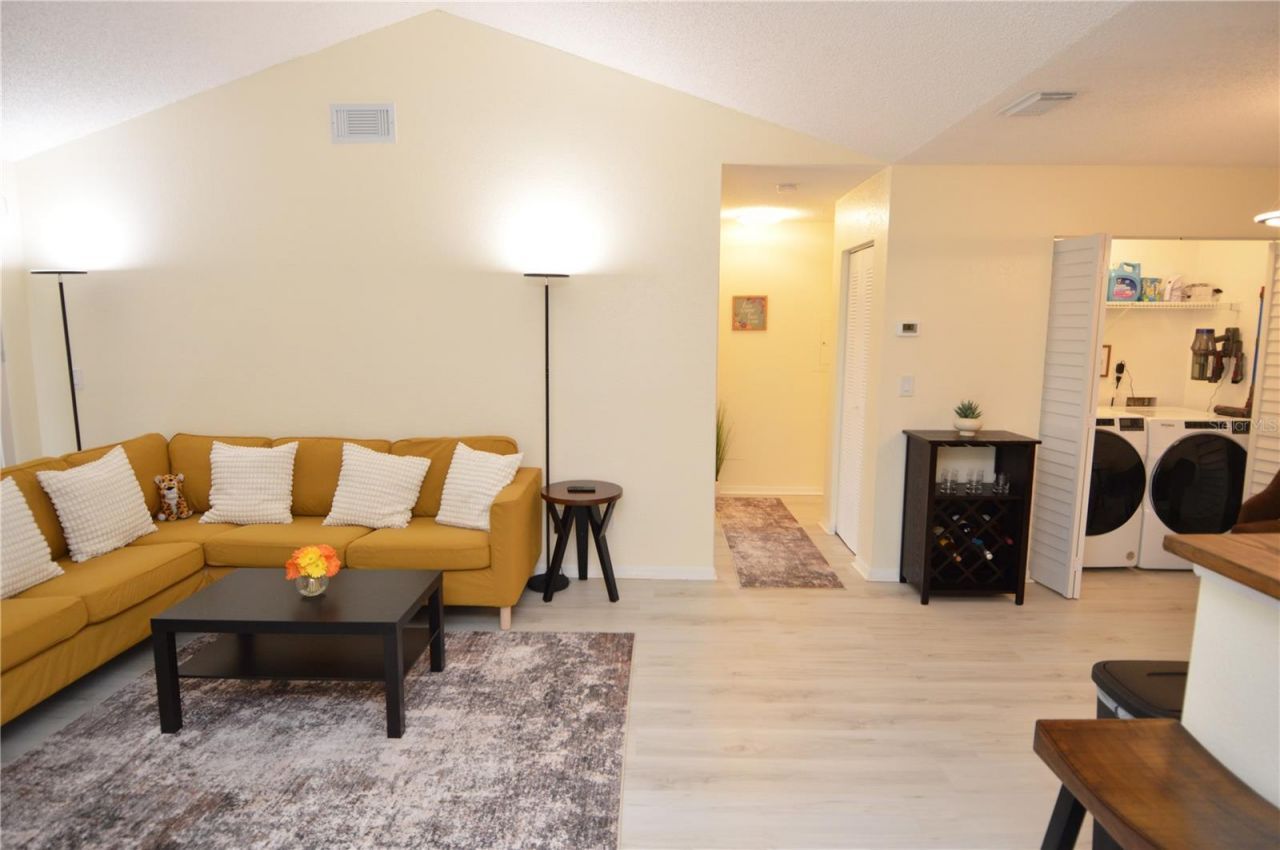 10263 Gandy Boulevard N, Unit 414, Saint Petersburg, FL 33702 Photo