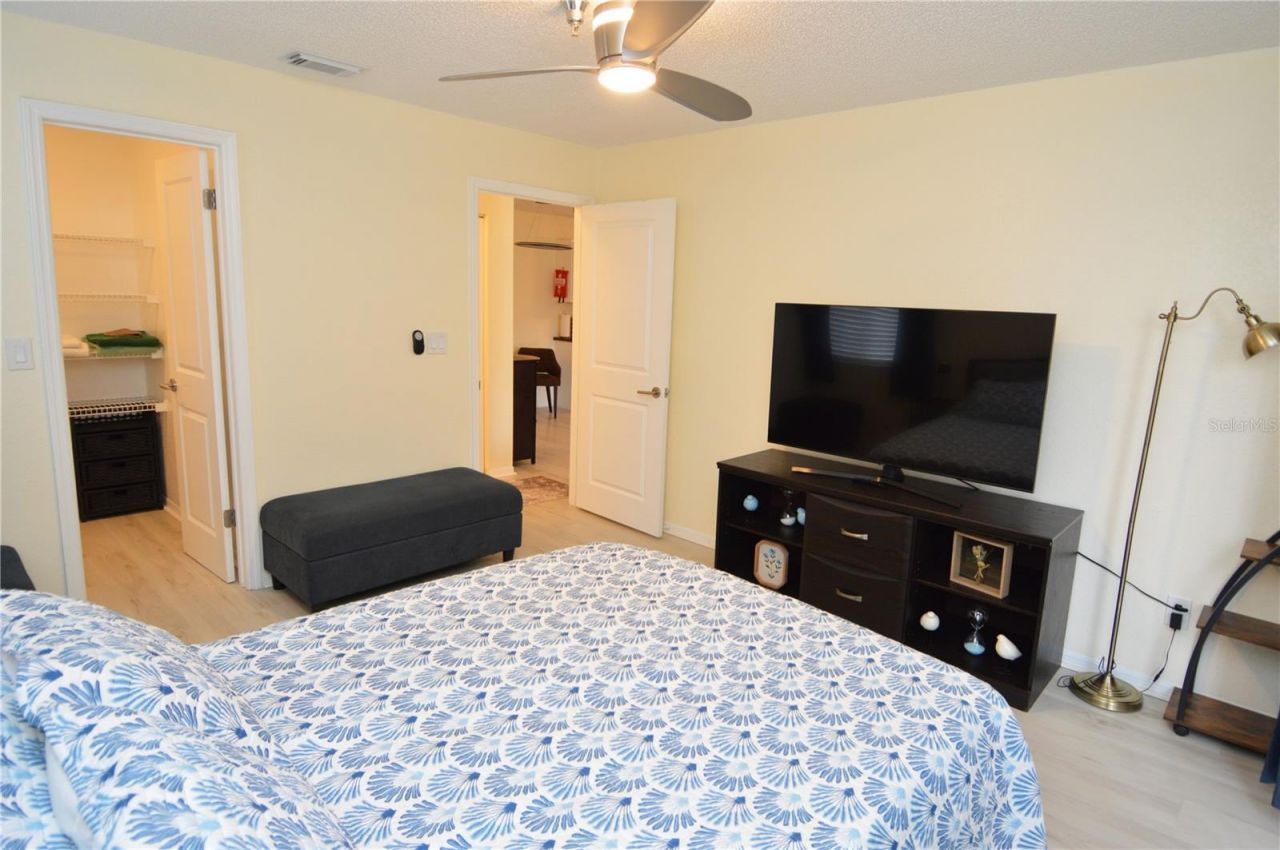 10263 Gandy Boulevard N, Unit 414, Saint Petersburg, FL 33702 Photo