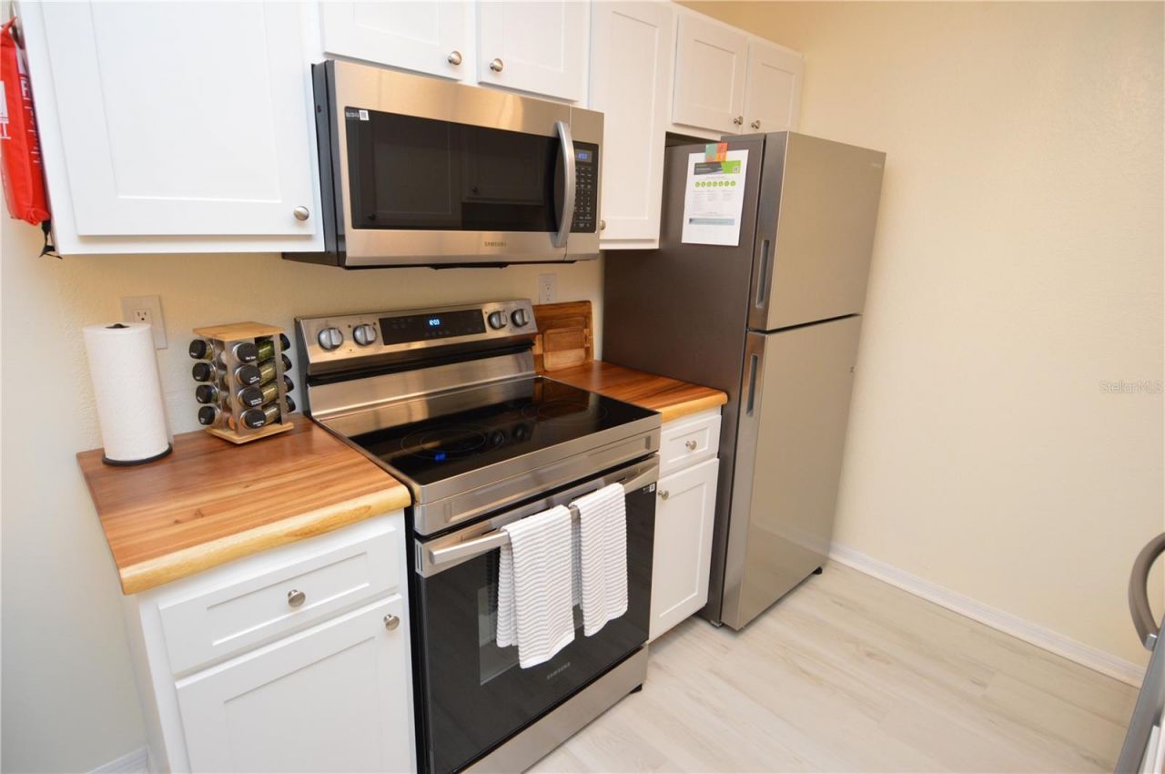 10263 Gandy Boulevard N, Unit 414, Saint Petersburg, FL 33702 Photo