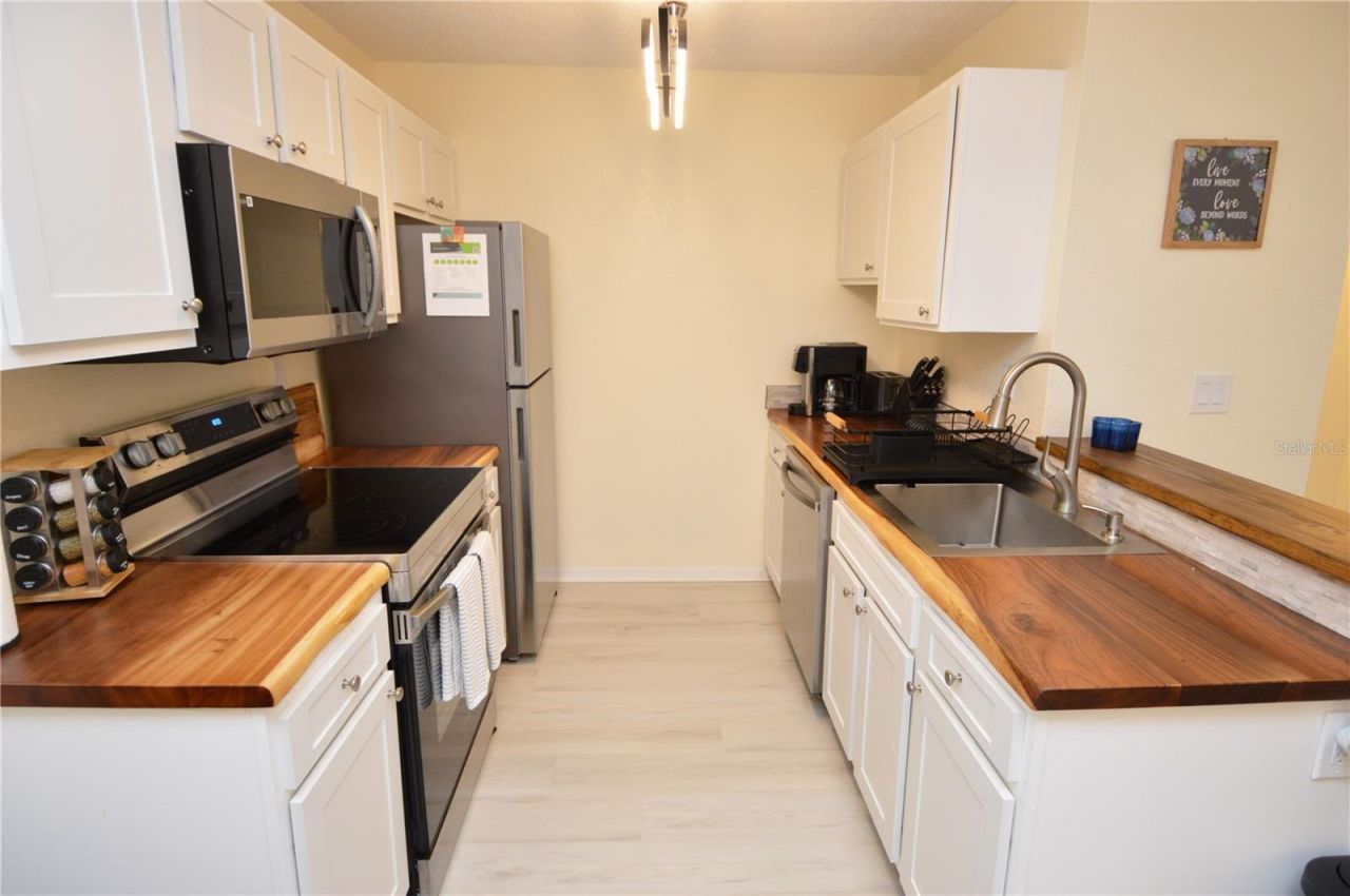 10263 Gandy Boulevard N, Unit 414, Saint Petersburg, FL 33702 Photo