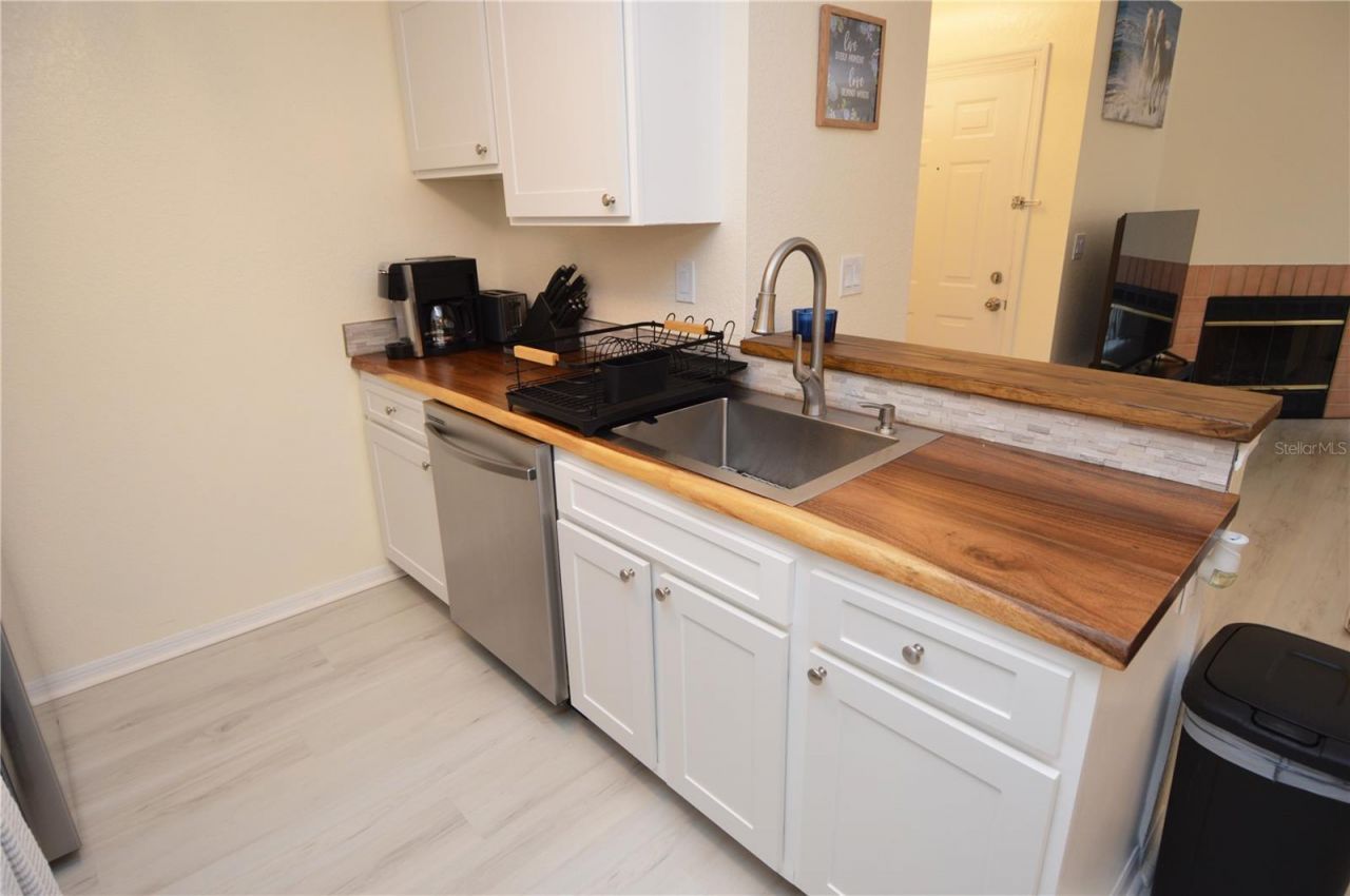 10263 Gandy Boulevard N, Unit 414, Saint Petersburg, FL 33702 Photo