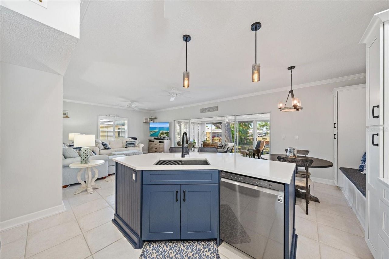 5940 Driftwood Avenue, Unit 15, Sarasota, FL 34231 Photo